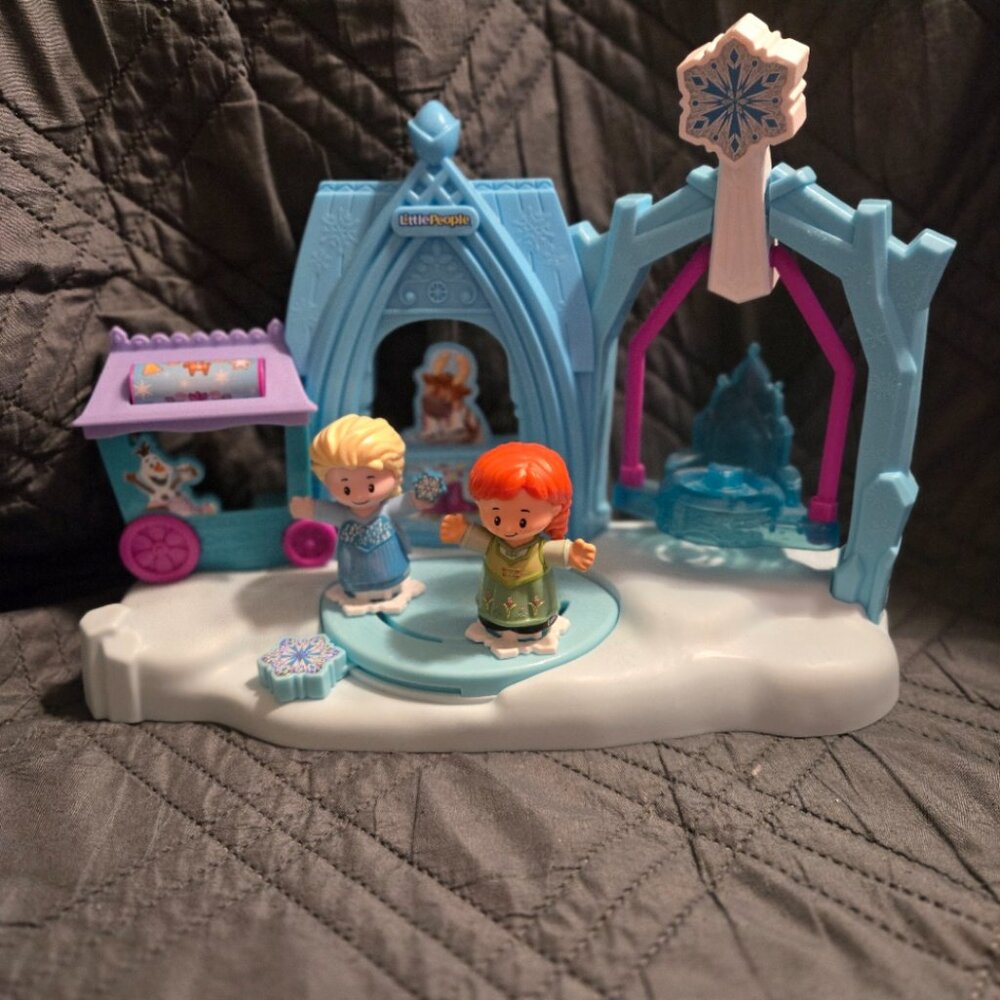 Disney's Frozen Little People Arendelle Adventure LIKE NEW